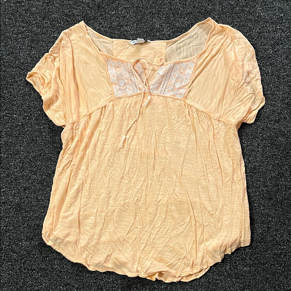 7/$20 American Eagle Outfitters Apricot Lace Accent Blouse 7/$20